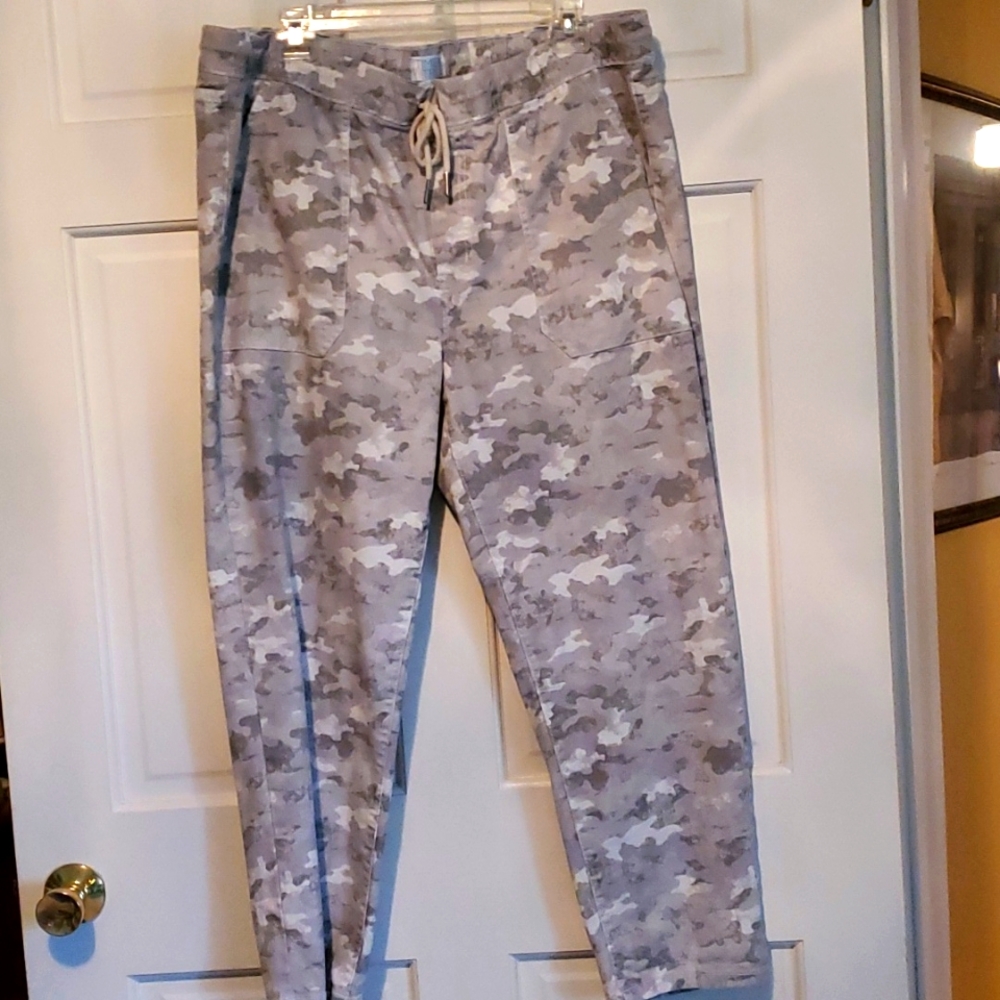 Gray Camo utility pants XL